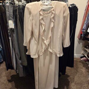 Elegant and easy to wear